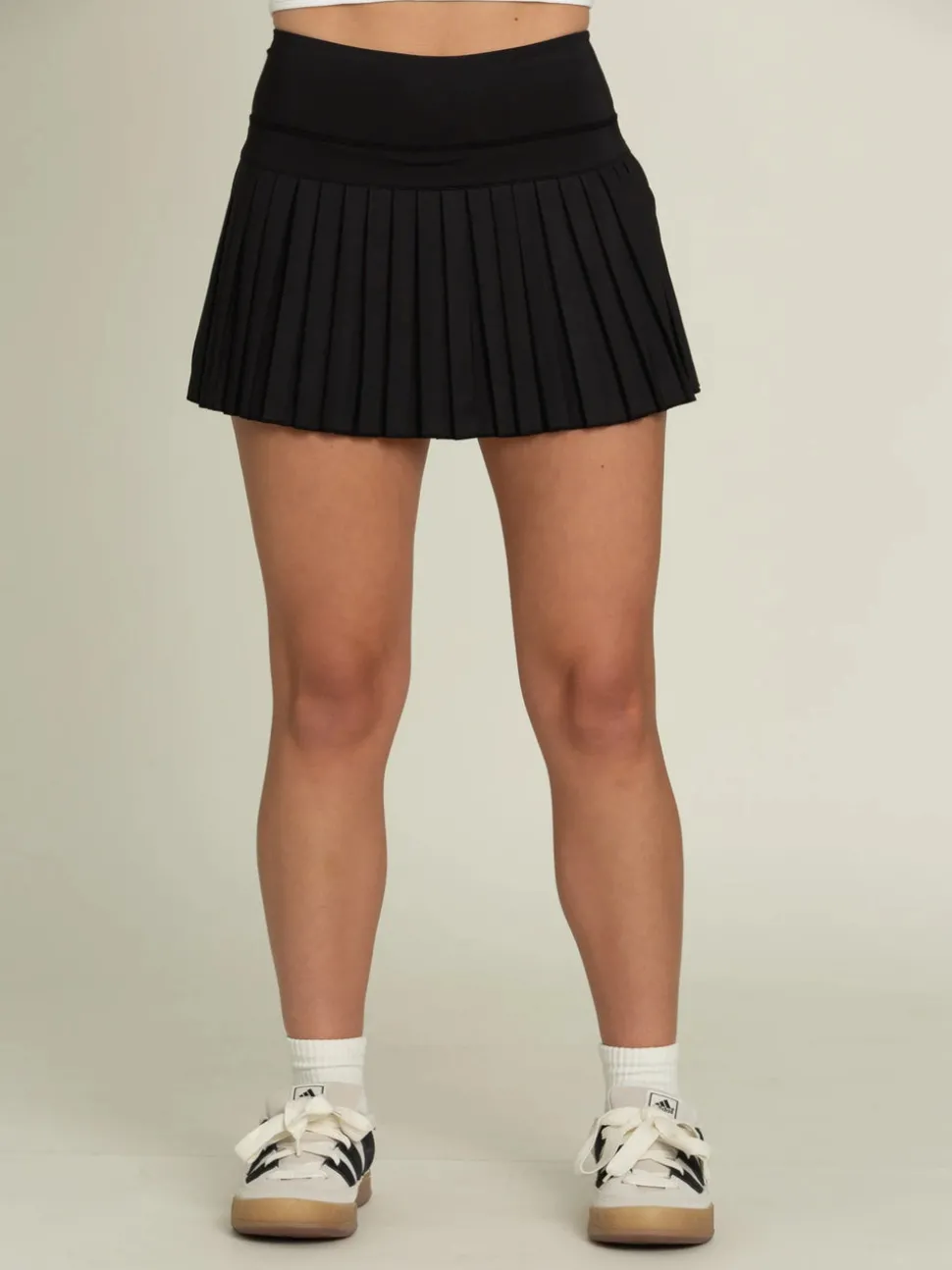Gold Hinge 15" Pleated Tennis Skirt - Black