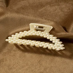 Pretty Pearl Hair Clip