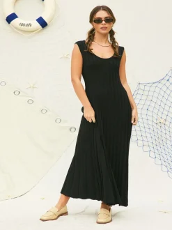 The Autumn Allure Ribbed Knit Dress - Black