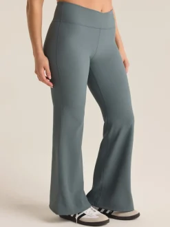 Z Supply Hit The Studio Flare Leggings - Thunder Cloud